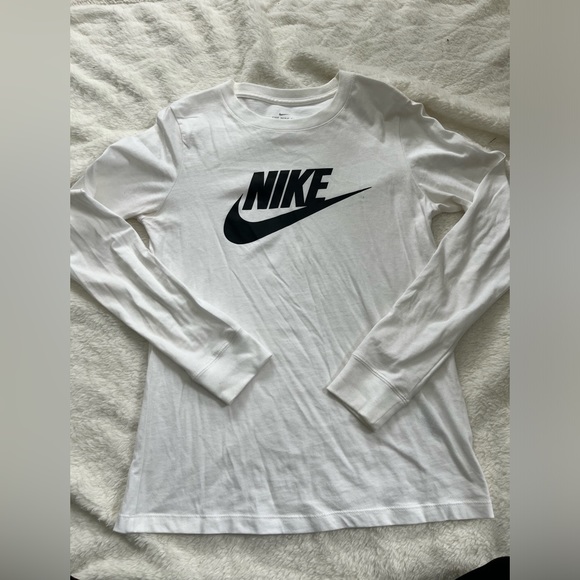 Nike long sleeve tee - Picture 1 of 2